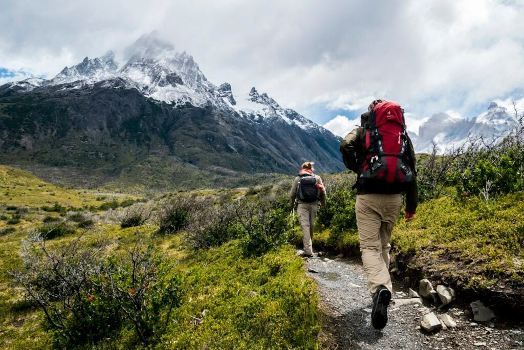 hiker-mountain-trail-headline